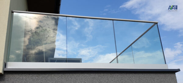 مزایای مهم در قیمت هندریل شیشه ای